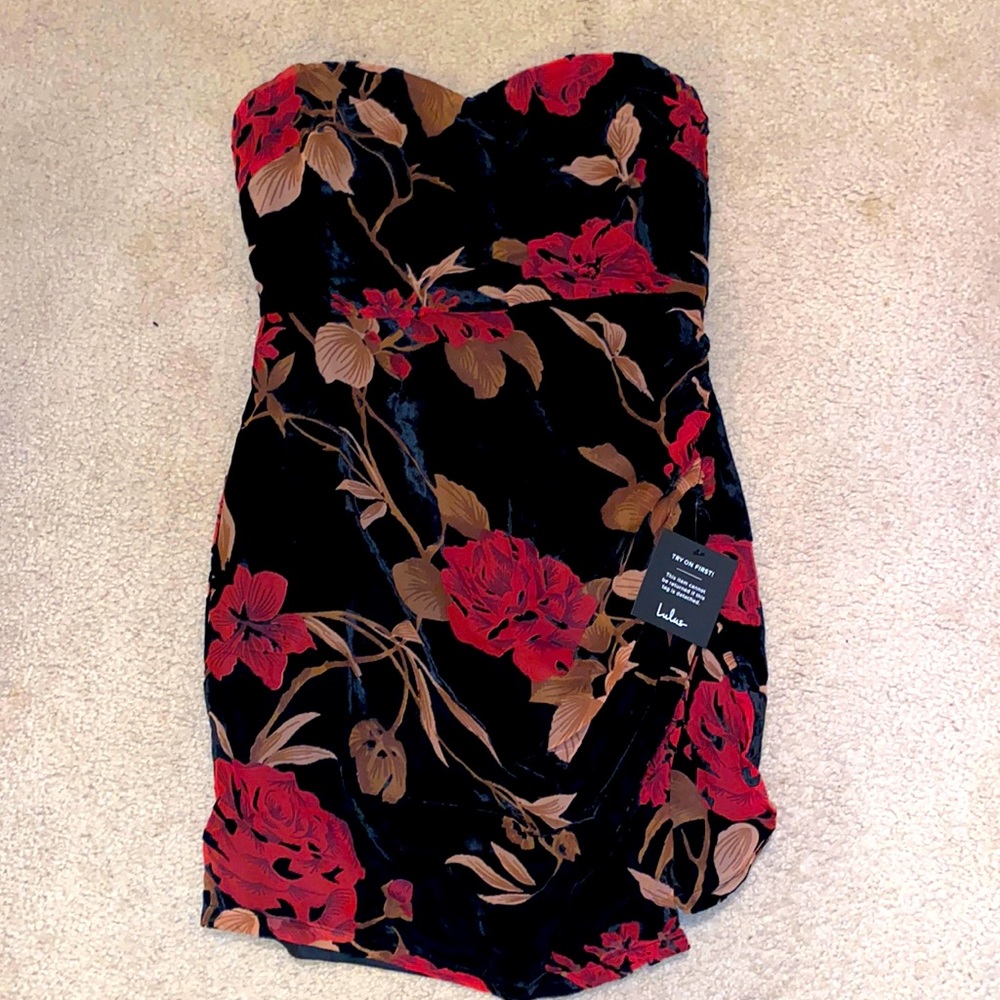 The most perfect dress for a winter wedding! Very elegant!